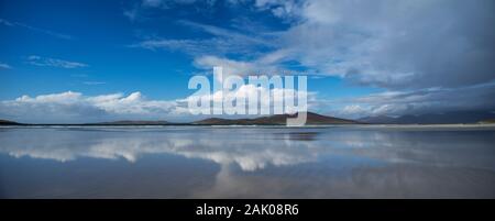 Scenic reflection on Seilebost beach at low tide, Isle of Harris, Scotland Stock Photo