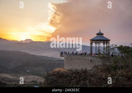 Provinz Malaga/Ronda: 'Mirador de Ronda', Aussichtspunkt am Rande eines Felsens, Andalusien | usage worldwide