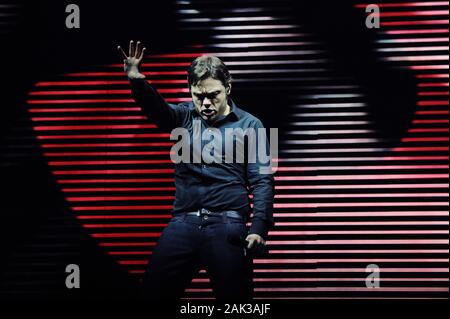 Milan  Italy, 04 May 2009 : Live concert of Tiziano Ferro at the Mediolanum Forum Assago: The singer Tiziano Ferro, during the show Stock Photo