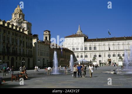 The Piazza Castello with the Palazzo Reale in Turin, Italy. (undated picture) | usage worldwide Stock Photo