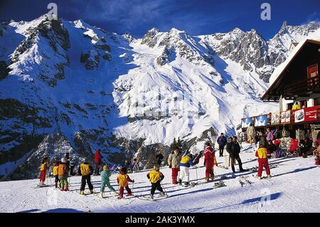 The skiing centre Courmayeur at Monte Bianco, Italy. (undated picture) | usage worldwide Stock Photo