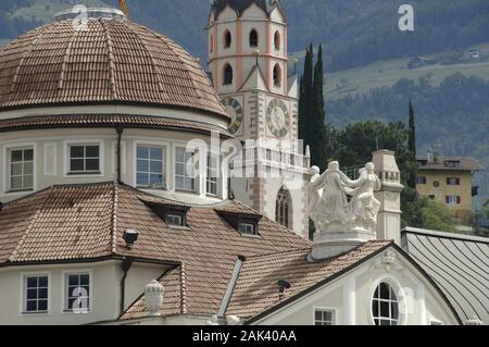 Kurhaus, Pfarrkirche auf der Passerpromenade in Meran, Südtirol, Italien | usage worldwide Stock Photo