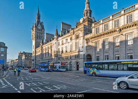 ABERDEEN CITY SCOTLAND CASTLE STREET LOOKING TOWARDS THE TOWN HOUSE LAW COURTS AND UNION STREET Stock Photo