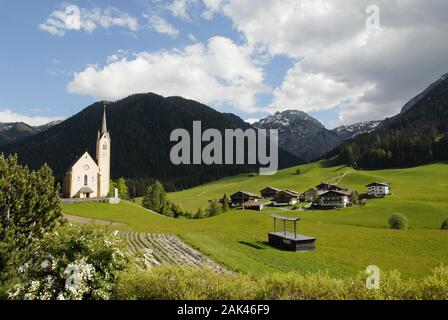 Pfarrkirche von Kartitsch, Tirol | usage worldwide Stock Photo