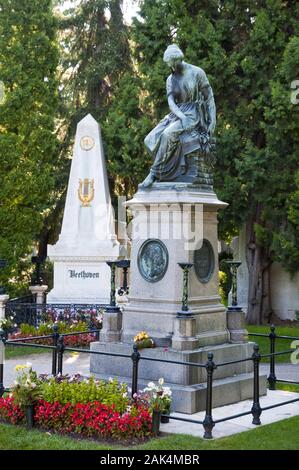 Grab von Mozart und Beethoven auf dem Wiener Zentralfriedhof, Wien, Österreich | usage worldwide Stock Photo