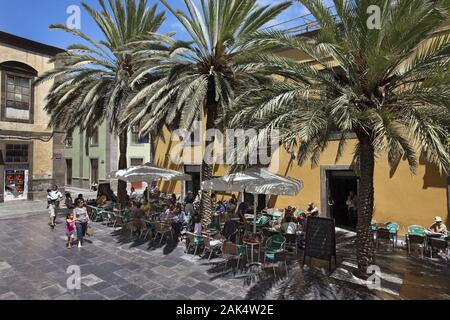 Las Palmas: Cafe in der Altstadt im Stadtviertel Vegueta, Gran Canaria | usage worldwide Stock Photo