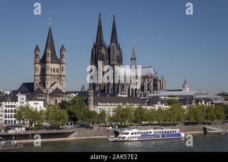 Koeln: Blick ueber den Rhein auf  Gross St. Martin und Dom, Rhein | usage worldwide Stock Photo