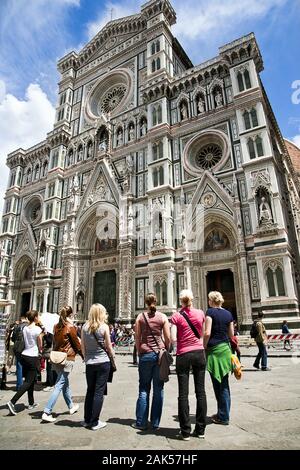 Florenz: Kathedrale Santa Maria del Fiore auf der Piazza San Giovanni, Toskana | usage worldwide Stock Photo