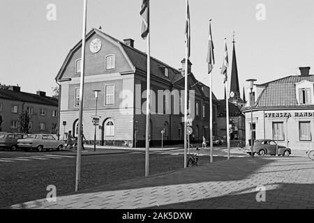 Rathaus und Rathausplatz von Arboga, Schweden, 1969. Arboga Town Hall and Town Hall Square, Sweden, 1969. Stock Photo