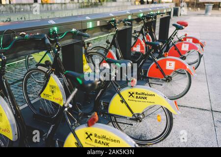 posture Contain person I'Velo bike sharing station in central Bucharest, Romania Stock Photo -  Alamy