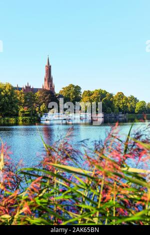 Malchow: Blick auf die Altstadtinsel mit Kloster Malchow, Mecklenburgische Seen | usage worldwide Stock Photo
