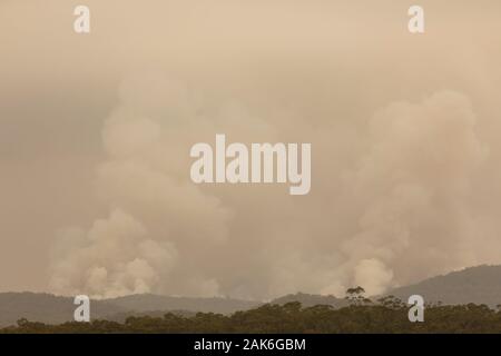 Smoke from a large bushfire in The Blue Mountains in Australia Stock ...