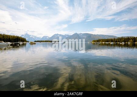 Jackson Lake in the Colter Bay Area with boats in Grand Teton Nation Park, Wyoming, USA Stock Photo