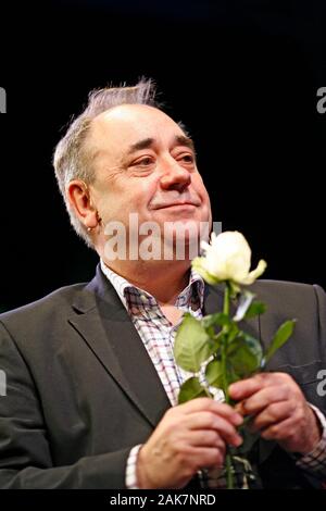 Alex Salmond, Hay, Hay Festival, 31st May 2015 Alex Salmond talks to Helena Kennedy about the story fro Scottish independence. ©PRWPhotography Stock Photo