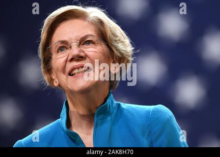 Brooklyn, NY, USA. 7th Jan, 2020. Elizabeth Warren at a public appearance for Elizabeth Warren Presidential Campaign Rally, Kings Theatre, Brooklyn, NY January 7, 2020. Credit: Kristin Callahan/Everett Collection/Alamy Live News Stock Photo