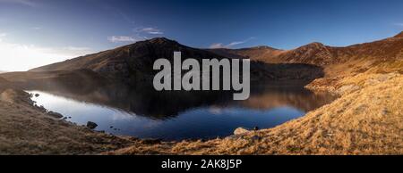 Ffynnon Llugwy reservoir in the Carneddau mountains, Snowdonia, North Wales Stock Photo