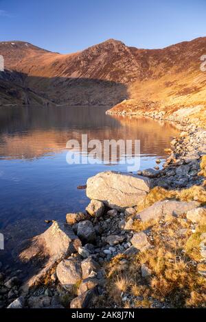 Ffynnon Llugwy reservoir in the Carneddau mountains, Snowdonia, North Wales Stock Photo