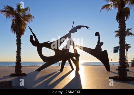 'Homage to swimming' sculpture by spanish artist Alfredo Lanz, Barceloneta Beach, Barcelona, Španělsko / Barceloneta Beach, Barcelona, Spain Stock Photo