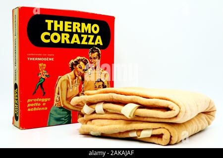 Vintage Thermo Armour THERMOGENE medicated soft cotton wadding with capsicum Illustrated box by Leonetto Cappiello the iconic advertising made in 1919 Stock Photo