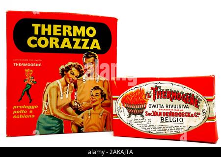 Vintage Thermo Armour THERMOGENE medicated soft cotton wadding with capsicum Illustrated box by Leonetto Cappiello the iconic advertising made in 1919 Stock Photo