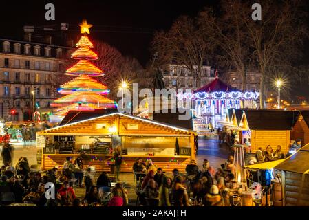 The Bayonne Christmas market at night, France Stock Photo