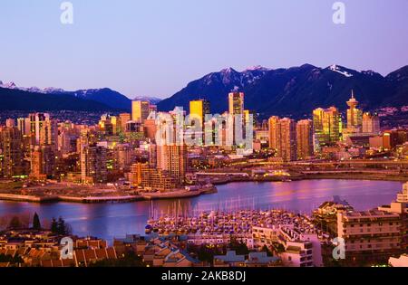 Canada British Columbia Vancouver Sunset Beach people Stock Photo - Alamy