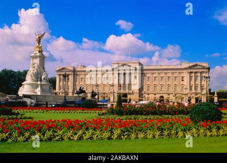 Buckingham Palace exterior and formal garden, Westminster, London, England, UK Stock Photo