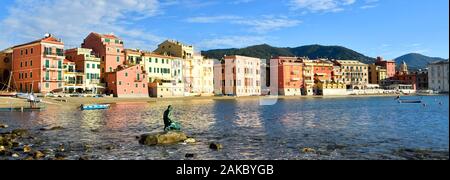 Italy, Liguria, Province of Genoa, Riviera di Levante, Sestri Levante, Bay of Silence (Baia del Silenzio) Stock Photo