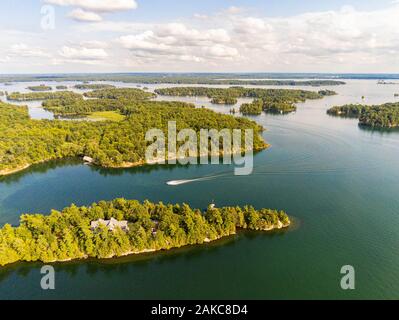 Canada, Ontario, Thousand islands (1000 islands) near Gananoque (aerial view)