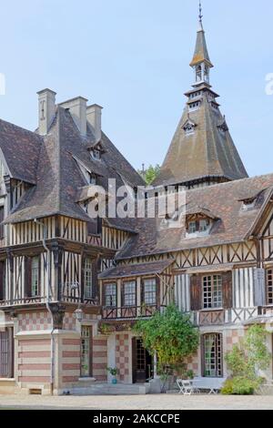 France, Seine-Maritime (76), Saint-Pierre-de-Maurieville, manoir de Villers (aerial view) Stock Photo