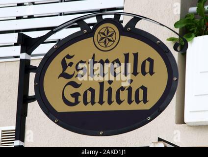 Torremolinos, Spain. 8th Jan, 2020. Estrella Galicia Beer sign seen outside a bar in Costa del Sol, Spain Credit: Keith Mayhew/SOPA Images/ZUMA Wire/Alamy Live News Stock Photo