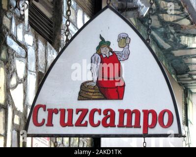 Torremolinos, Spain. 8th Jan, 2020. Cruzcampo Beer sign seen outside a bar in Costa del Sol. Credit: Keith Mayhew/SOPA Images/ZUMA Wire/Alamy Live News Stock Photo