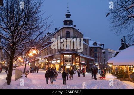 People walking on the Krupowki street in winter. Zakopane, Poland, Europe Stock Photo