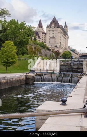 Fairmont Château Laurier, Ottawa. ... Located in the center of Downtown Ottawa Stock Photo