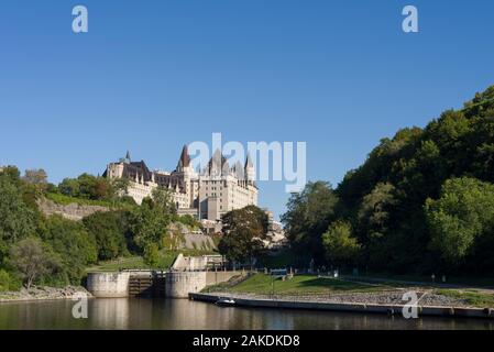 Fairmont Château Laurier, Ottawa. ... Located in the center of Downtown Ottawa Stock Photo