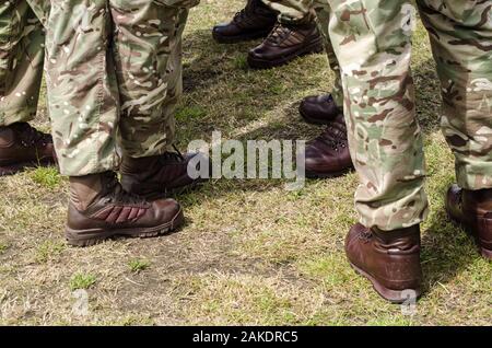 British army brown top boots