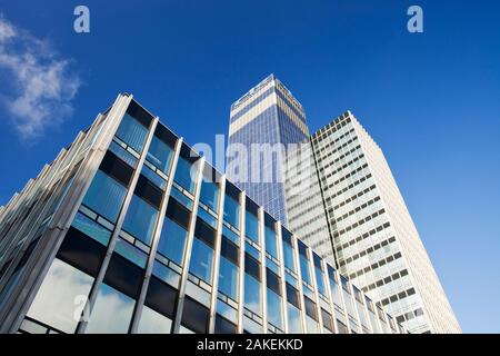 Cooperative CIS Tower in Manchester, England, UK. The tower has been covered in 7000 Solar panels and generates enough green electricity to power 55 homes, or 180, 000 Kw hours per year. November 2011 Stock Photo