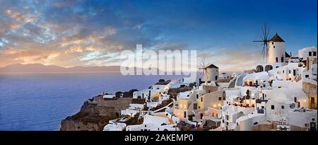 Sunset Over Thira Santorini Stock Photo - Alamy