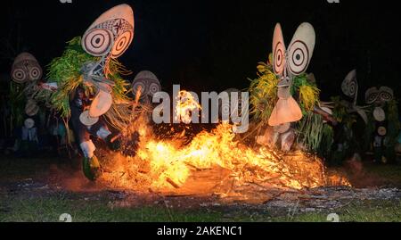 Baining Fire Dance, Papua New Guinea Stock Photo - Alamy
