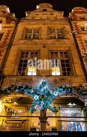 France, Pas-de-Calais (62), Arras, the Place des Héros illuminated for Christmas Stock Photo