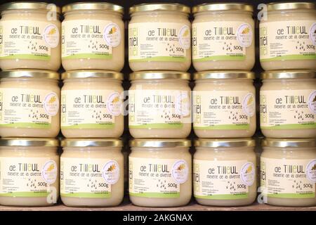 France, Oise, Thiescourt, Divette honey house, lime tree honey pots (Tillia cordata) Stock Photo