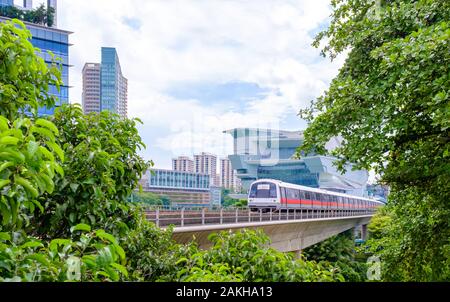 Singapore-22 DEC 2017:Singapore mrt train view from green forest Stock Photo