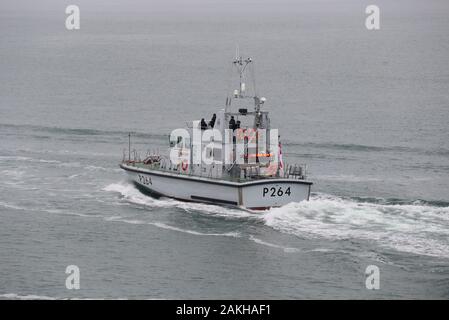 The Royal Navy Archer Class P2000 Fast Training Boat HMS ARCHER heads into the Solent Stock Photo