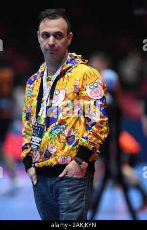 Trondheim, Norway. 09th Jan, 2020. Handball: European Championship, Germany - Netherlands, preliminary round, Group C, 1st matchday. Bob Hanning, DHB vice president, is on the field during the halftime. Credit: Robert Michael/dpa-Zentralbild/dpa/Alamy Live News Stock Photo