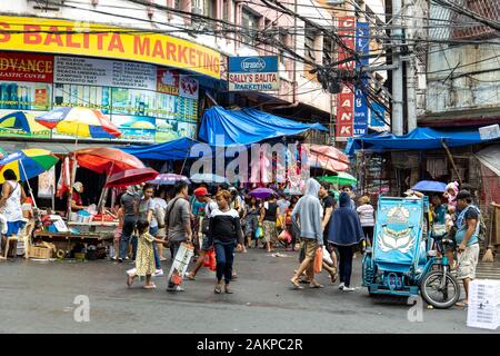 Dec 31,2019 People shopping at Binondo Chinatown, Manila, Philippines Stock Photo