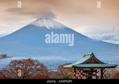 Japan's Mount Fuji hakone peace park Stock Photo