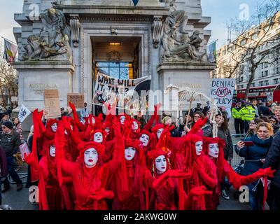 London, UK. 10th Jan 2020. Extinction rebellion gather outside the Australian High Commission, on the Aldwych, to protest about the attitude of the Australian Government to climate change, in general ,and the forest fires (and their wider impact), in particular. Credit: Guy Bell/Alamy Live News Stock Photo