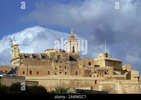 restaurierte historische Zitadelle über der Inselhauptstadt -Kathedrale Santa Marija, Victoria (maltesische Ir-Rabat Ghawdex), Gozo, Malta Stock Photo
