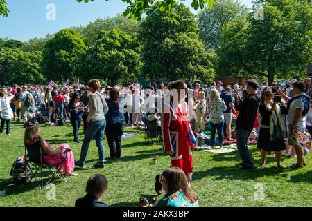 Royal Wedding Day, Windsor, Berkshire, UK. 19th May, 2018.  The Long Walk in Windsor was packed with thousands of well wishers from across the globe on the day of the Royal Wedding of Prince Harry and Meghan Markle. Credit: Maureen McLean/Alamy Stock Photo