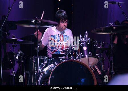 Milan Italy 12/05/2005 live concert of the Oasis at the Alcatraz : Tony McCarroll on drums Stock Photo